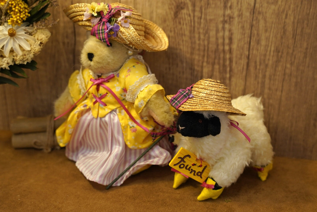 1997 Muffy Little Bear Peep 🐑