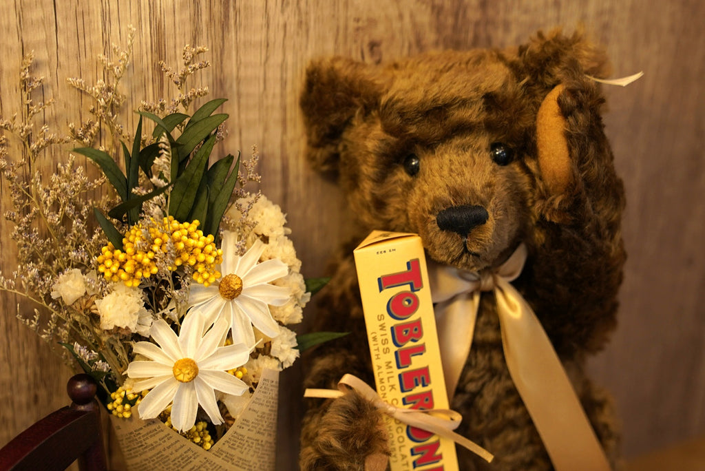 𝑺𝒕𝒆𝒊𝒇𝒇 𝑻𝒐𝒃𝒍𝒆𝒓𝒐𝒏𝒆 𝑻𝒆𝒅𝒅𝒚 𝑩𝒆𝒂𝒓🧸🍫