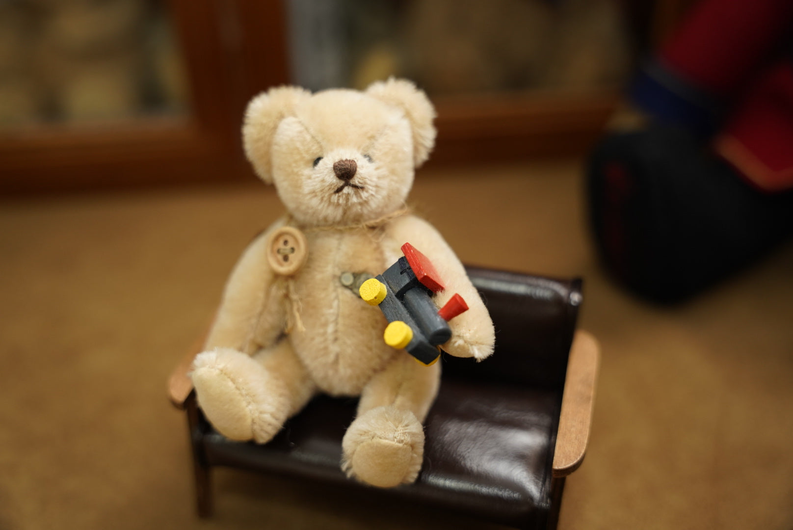 Hermann Teddy with train