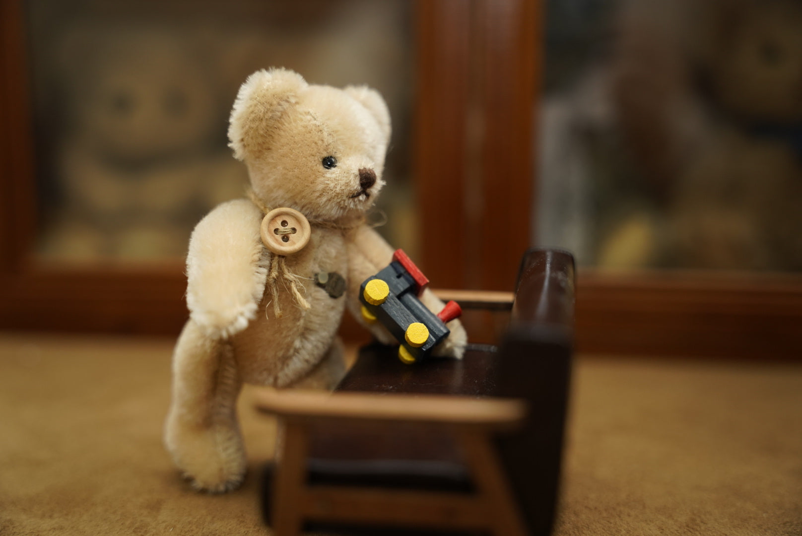 Hermann Teddy with train