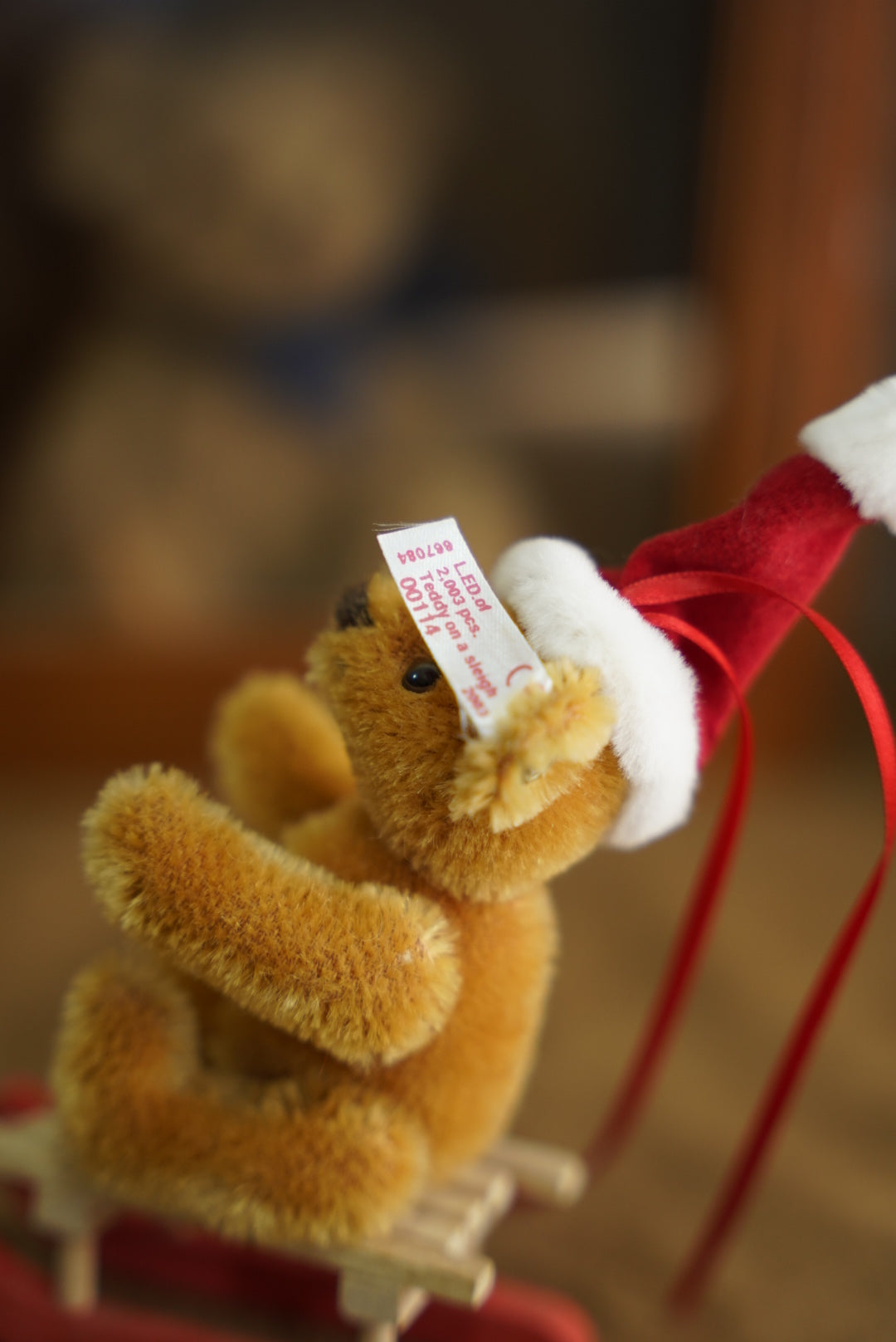 ꜱᴛᴇɪꜰꜰ ᴛᴇᴅᴅʏ  𝗢𝗻 𝗔 𝗦𝗹𝗲𝗶𝗴𝗵 𝗢𝗿𝗻𝗮𝗺𝗲𝗻𝘁