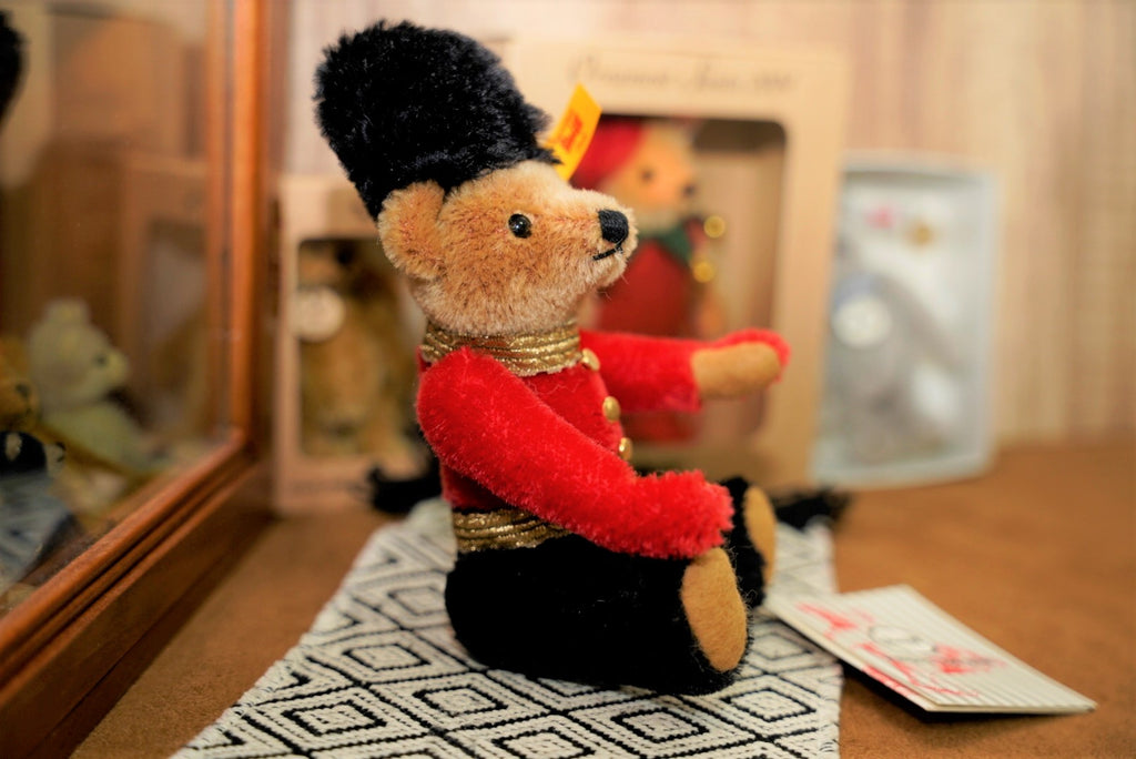 𝓢𝓽𝓮𝓲𝓯𝓯  𝕿𝖔𝖜𝖊𝖗 𝖔𝖋 𝕷𝖔𝖓𝖉𝖔𝖓 𝕭𝖊𝖊𝖋𝖊𝖆𝖙𝖊𝖗𝖘🐻