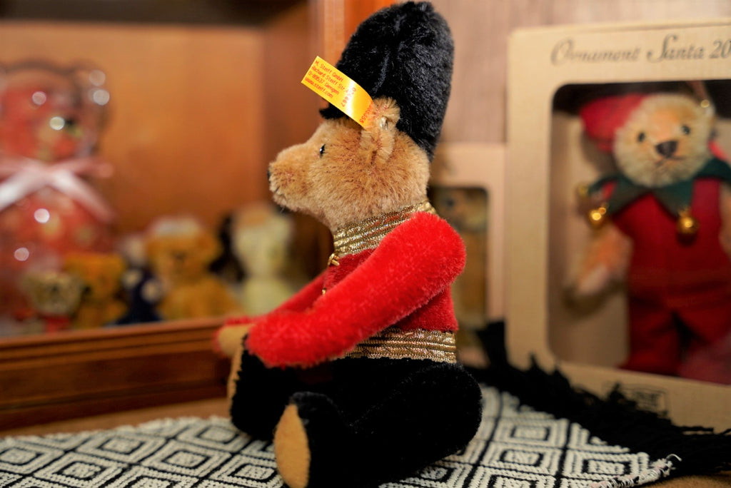 𝓢𝓽𝓮𝓲𝓯𝓯  𝕿𝖔𝖜𝖊𝖗 𝖔𝖋 𝕷𝖔𝖓𝖉𝖔𝖓 𝕭𝖊𝖊𝖋𝖊𝖆𝖙𝖊𝖗𝖘🐻