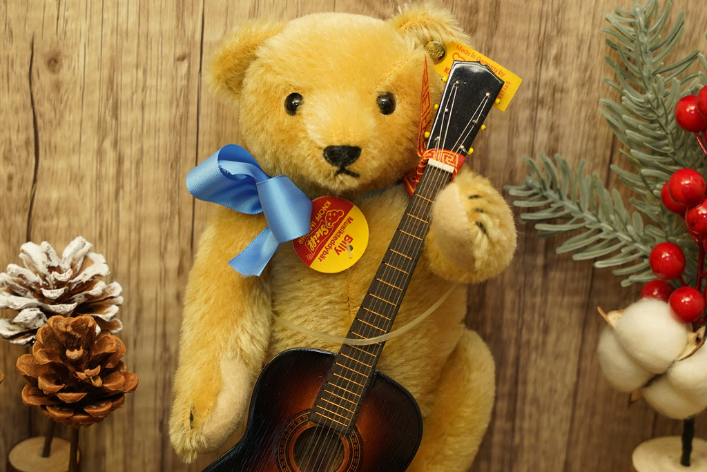 ꜱᴛᴇɪꜰꜰ ᴍᴜꜱɪᴄᴀʟ ᴛᴇᴅᴅʏ ʙᴇᴀʀ "ʙɪʟʟʏ" ᴡɪᴛʜ ɢᴜɪᴛᴀʀ🎸