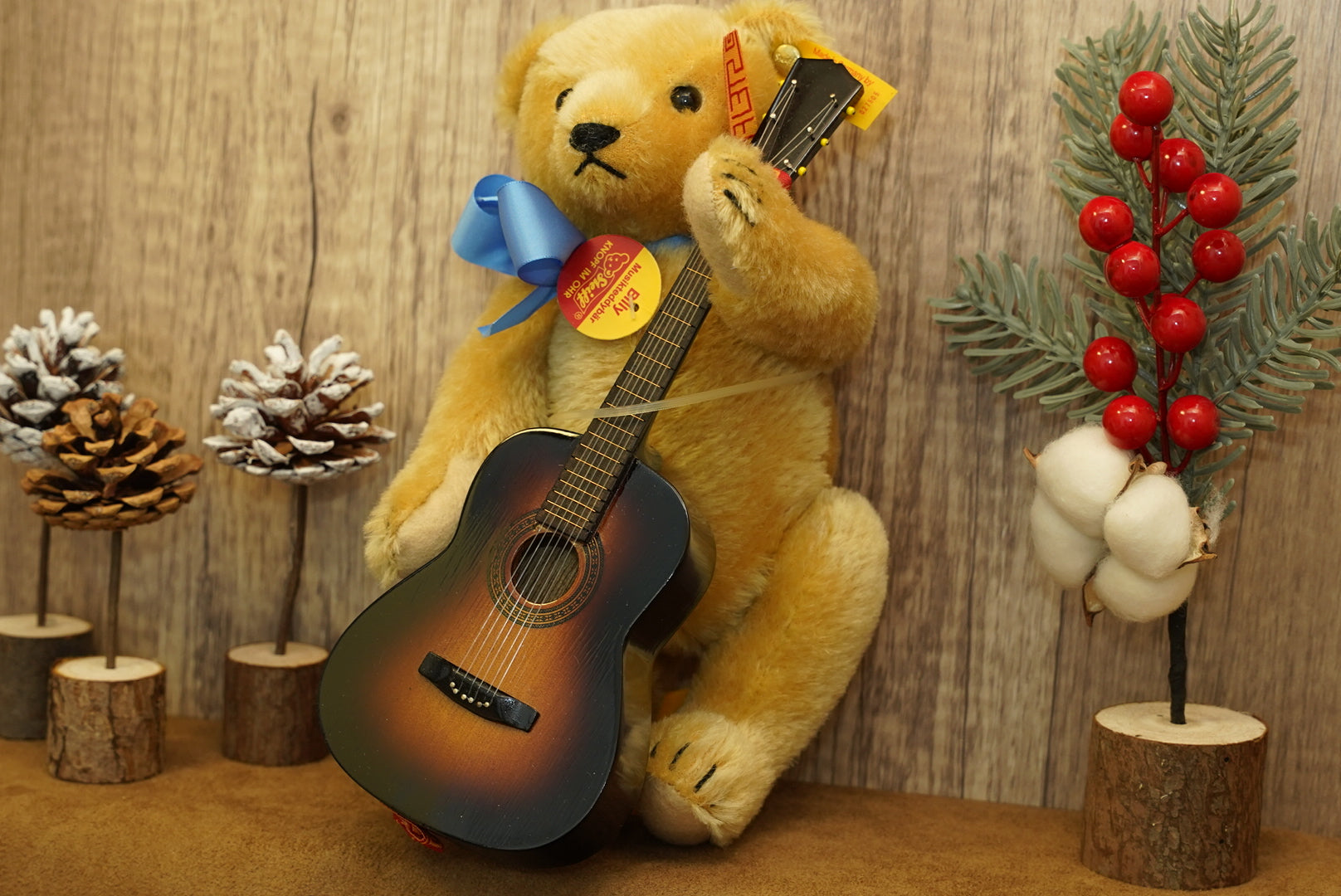 ꜱᴛᴇɪꜰꜰ ᴍᴜꜱɪᴄᴀʟ ᴛᴇᴅᴅʏ ʙᴇᴀʀ "ʙɪʟʟʏ" ᴡɪᴛʜ ɢᴜɪᴛᴀʀ🎸