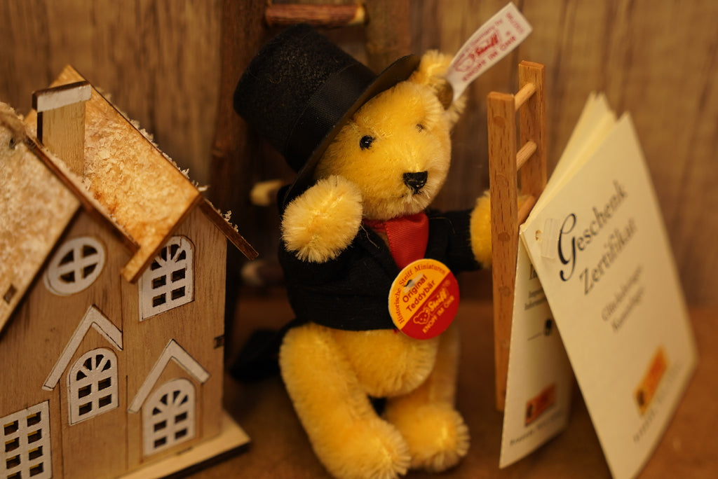 𝐒𝐭𝐞𝐢𝐟𝐟 𝐂𝐡𝐢𝐦𝐧𝐞𝐲 𝐒𝐰𝐞𝐞𝐩 𝐓𝐞𝐝𝐝𝐲 𝐁𝐞𝐚𝐫🎩🐻🧹